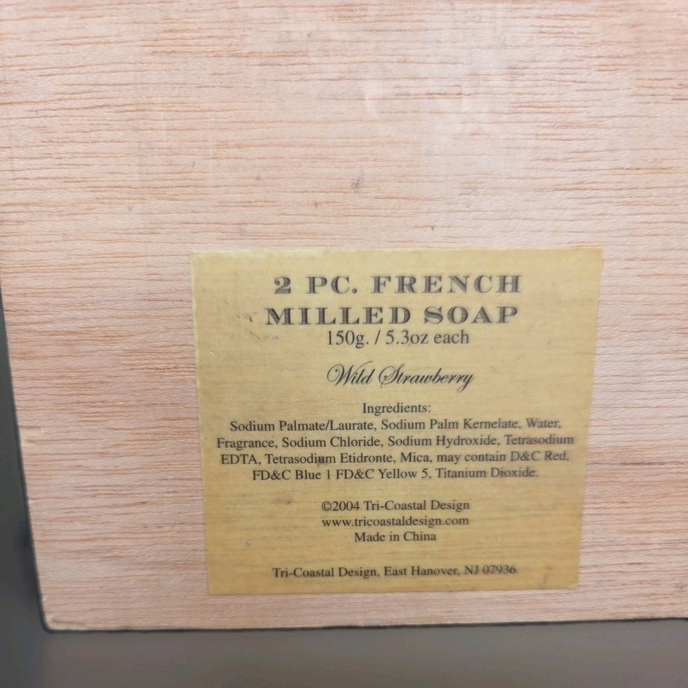 Vintage 2004 Tri-Coastal Design Wild Strawberry - Two Milled Soaps - Picture 4 of 4
